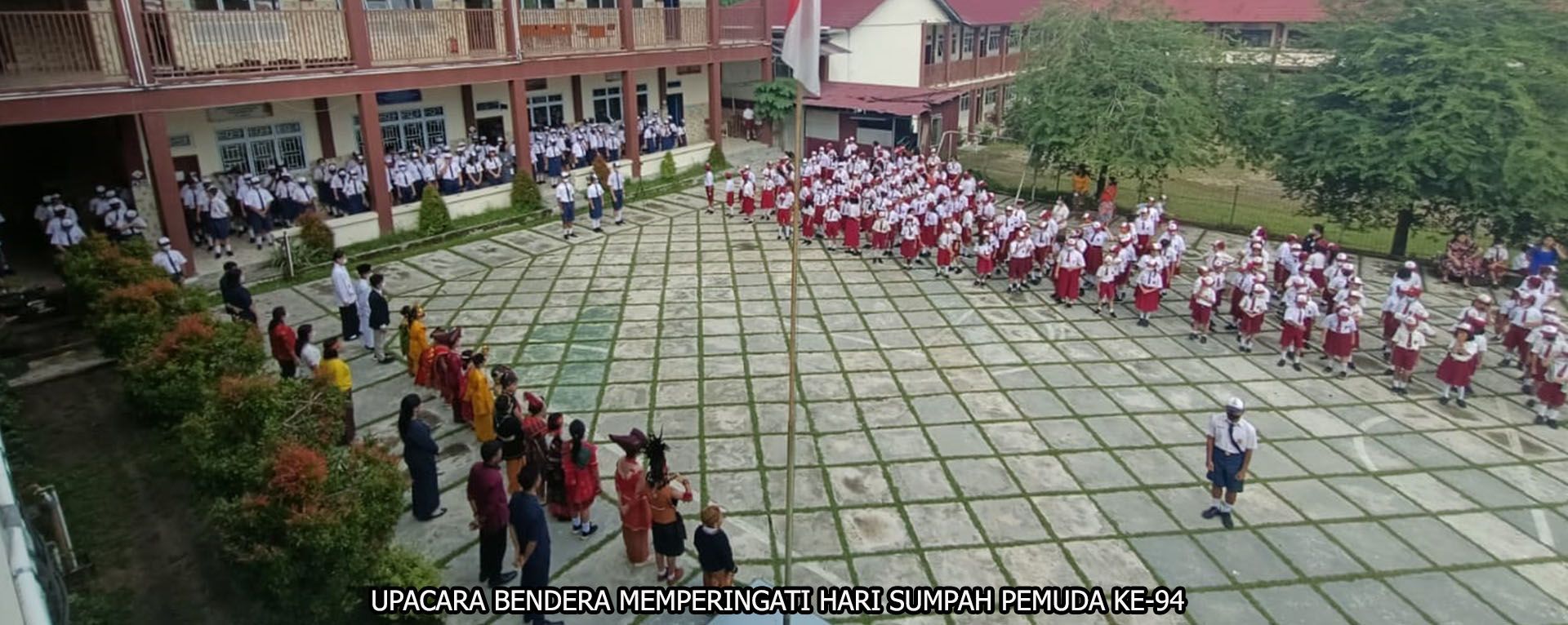 MEMPERINGATI HARI SUMPAH PEMUDA KE-94 SMPS PELOPOR MANDAU MENYELENGGARAKAN UPACARA BENDERA DAN MENGADAKAN SERANGKAIAN PERLOMBAAN