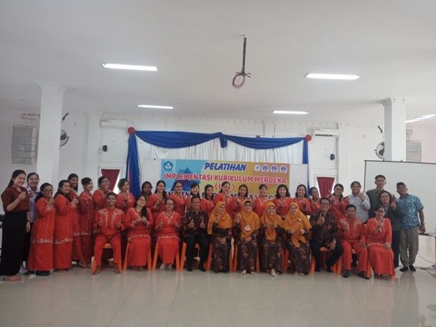 PELATIHAN IMPLEMENTASI KURIKULUM MERDEKA BAGI TENAGA PENDIDIK SEKOLAH PELOPOR